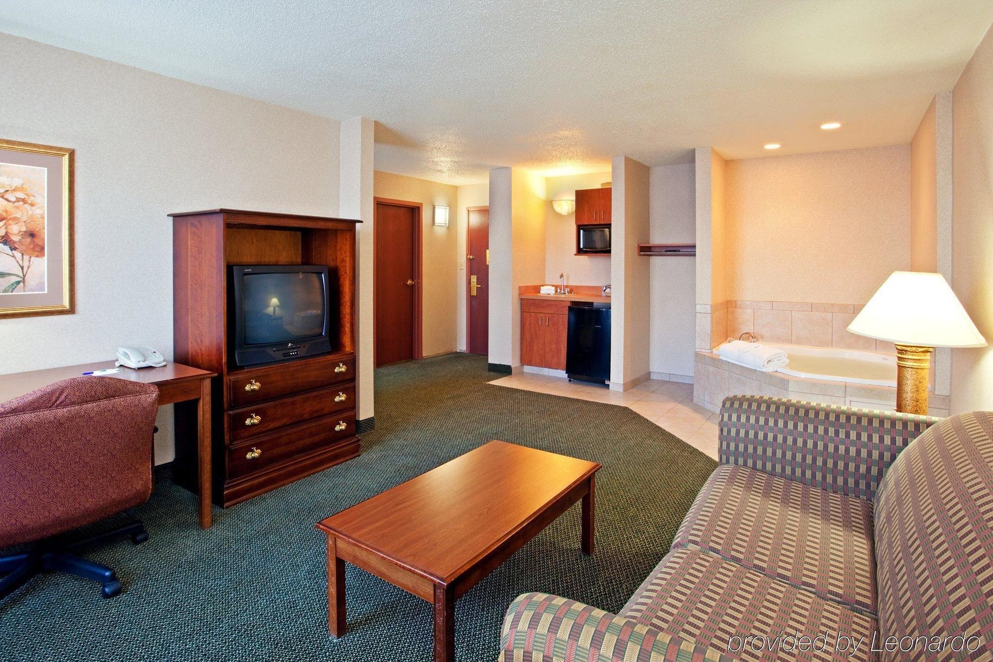 Holiday Inn Express And Suites Pittsburgh West Mifflin, An Ihg Hotel Dış mekan fotoğraf