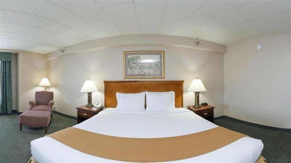 Holiday Inn Express And Suites Pittsburgh West Mifflin, An Ihg Hotel Dış mekan fotoğraf